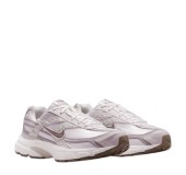 NIKE IB4339-001 WHITE GOLD INIATOR