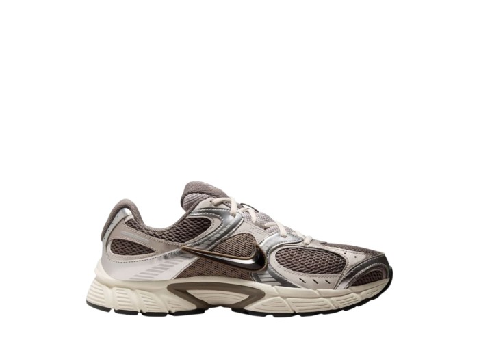 NIKE HQ7901-602 SILVER BROWN V5 RUN